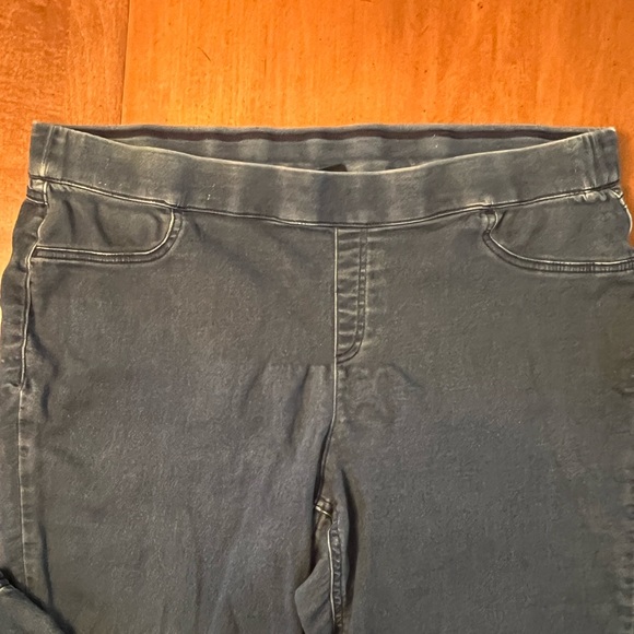 Jegging style pants - Picture 3 of 3